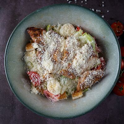 Цезарь с курицей в Гаучо по цене 660 ₽