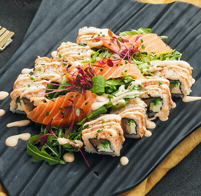 Ролл-салат с сашими из лосося в Mojo по цене 640