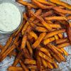 Батат фри с чесночным соусом в Рестопаб ГРЕНКИ по цене 470