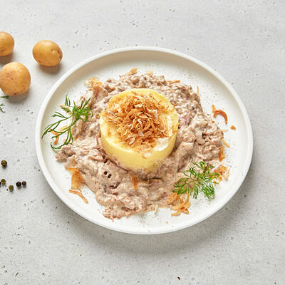 Бефстроганов из говядины с гарниром в Штолле по цене 359 ₽