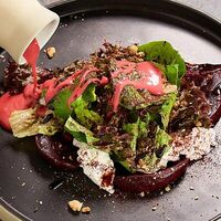 Свекла BBQ со смородиной и рикоттой в Сыроварня AndreAle