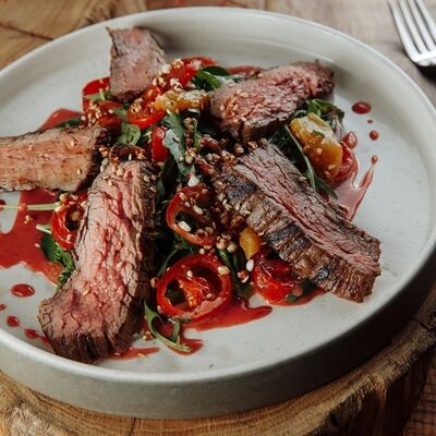 Стейк -салат в Потроха по цене 952 ₽