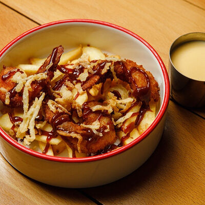 Чиз фрайс с креветкойв Папины бургеры по цене 659 ₽