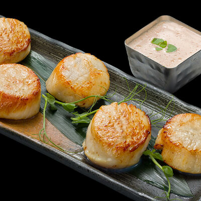 Гребешок на гриле в Koi sushi bar по цене 1590 ₽