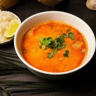 Том ям с креветкой и цыпленком с Лапшой в Эбби Noodles & Sushi Bar по цене 720 ₽