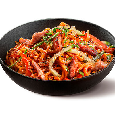 Лапша со свининой в кисло-сладком соусе в Суши Make по цене 399 ₽