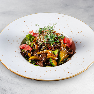 Острый салат с говядиной Lm в La Maro по цене 2690 ₸