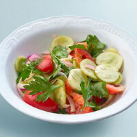 Салат из свежих овощей в Терраса