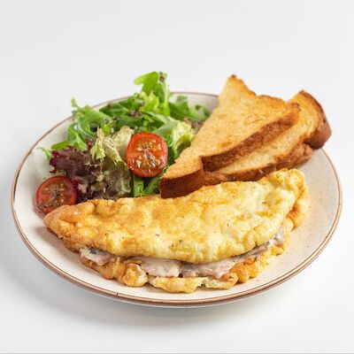 Омлет с ветчиной, грибам и сыром моцарелла в Kitchen по цене 480