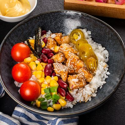 Поке с курицей в Кофе Рам по цене 620 ₽
