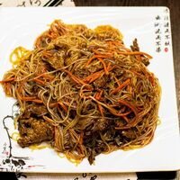 Прозрачная лапша с говядиной в Китайская кухня ЖУИ