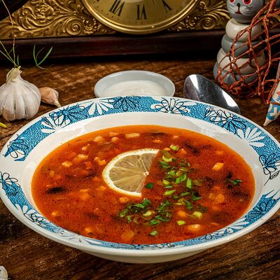 Солянка с лимоном и сметаной в Вобла по цене 175 ₽