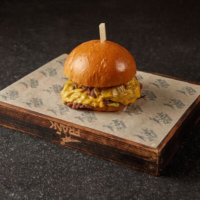 Смэшбургер с мраморной говядиной x 4 в Frank by Баста по цене 1050 ₽