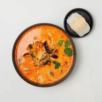 Том ям с курицей и грибами в Yoki