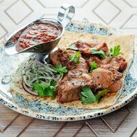 Шашлык из cвинoй шеи в Кинза