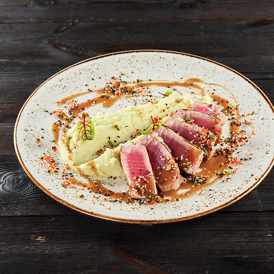 Стейк из тунца в ИТЛЕ Стейк-кафе Halal по цене 1430