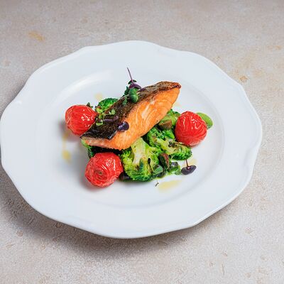 Лосось с брокколи в Bocconcino по цене 2450 ₽