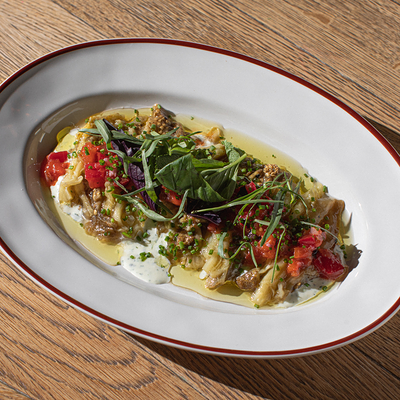 Печеный баклажан, тартар из томатов в Touché по цене 770 ₽