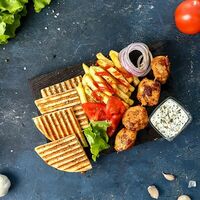 Сувлаки с курицей в Gyros&grill