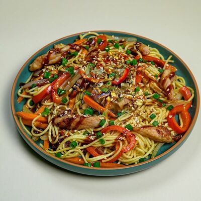 Wok с Курицей в СУСИ по цене 693 ₽