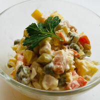 Салат Оливье с ветчиной в Поляна