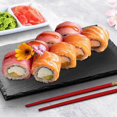 Филадельфия с тунцом и лососем в Sushi white lux по цене 779 ₽