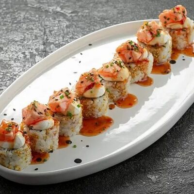 Опаленный лосось со сливочным сыром и авокадо в Ikigai по цене 790 ₽