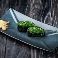 Суши нигири с чукой в Бирвайн