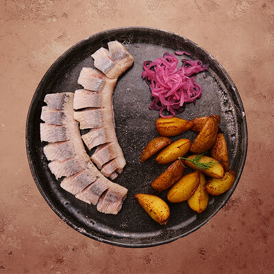 Сельдь слабосоленая с картофелем в The Pivo по цене 350 ₽