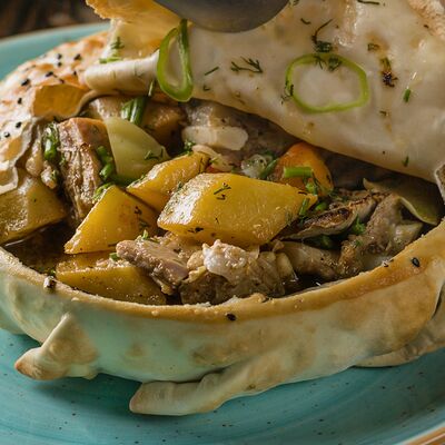 Говядина с картофелем и грибами в Чайхана 64 по цене 890