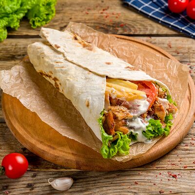 Гирос с курицей в Шашлык и Шаурма на районе по цене 410 ₽