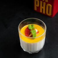 Панна котта с соусом манго в Mr Pho Bo