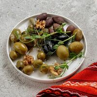 Греческие оливки в Балкан Петроградский