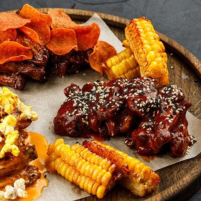 Микс из крыльев в трех соусах в Brooklyn Bowl по цене 1899 ₽