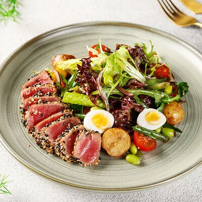 Нисуаз с тунцом в Романов парк по цене 1100 ₽