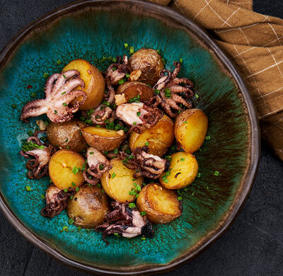 Жареные осьминожки с картофелем в Mojo по цене 540