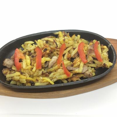 Жареная картошка с мясом по-домашнему в Братик Томатик по цене 399 ₽