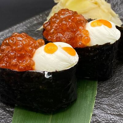 Гункан Красная икра-сыр в Hiro суши-бар по цене 400 ₽