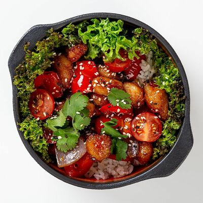 Курица в сладком чили на рисе в Good Sushi по цене 590 ₽