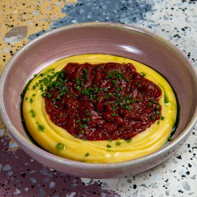 Говядина по-бургундски на ферментированном томате в Pink milk x Lift по цене 990 ₽