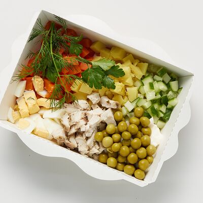 Салат Оливье с курицейв Life Time Cafe по цене 230 ₽