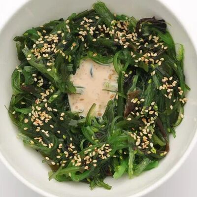 Салат Чука с ореховым соусом в Маяк дзиро по цене 399 ₽