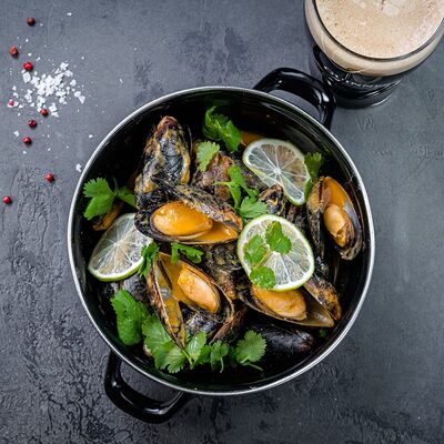 Мидии в соусе том ям в Раковая на Усачева по цене 2050 ₽