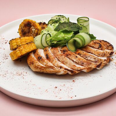 Куриная грудкас кукурузой в Еще одна кондитерская Академик по цене 740 ₽