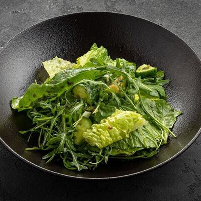 Салат из зелёных овощей в Вода & Еда по цене 613 ₽