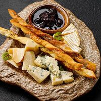 Сырное плато в MEAT HAPPENS BBQ