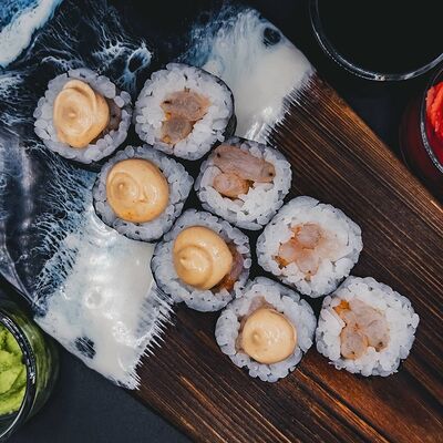 Ролл спайси креветка в Sushi Time по цене 295 ₽