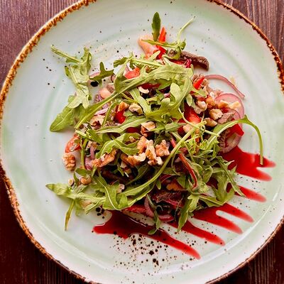 Салат Хольцфеля в Браухаус Альтштадт по цене 580 ₽