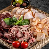Сет мясных деликатесов в Мандарин лаундж