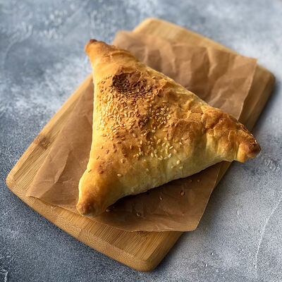 Самса с курицей в Siesta-Cafe по цене 75 ₽